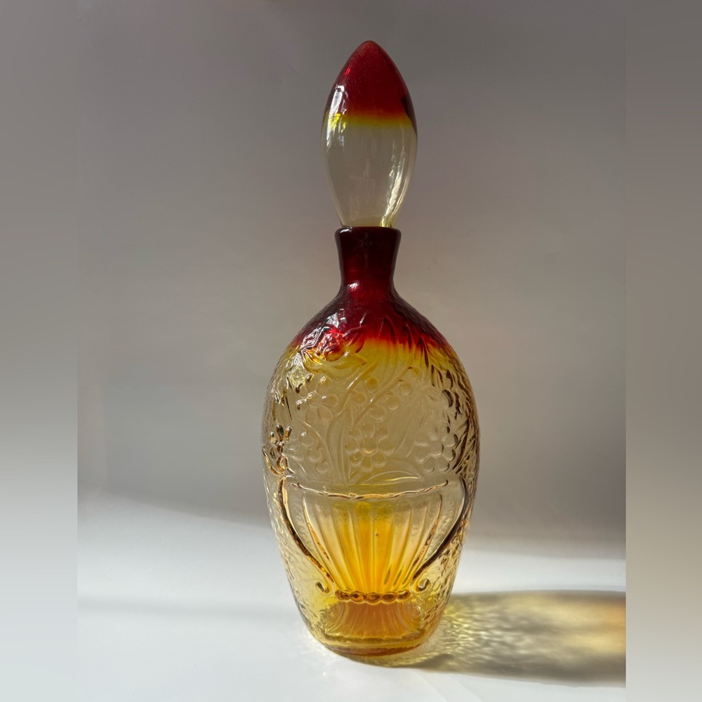 Stelvia style decanter with stopper amberina genie bottle